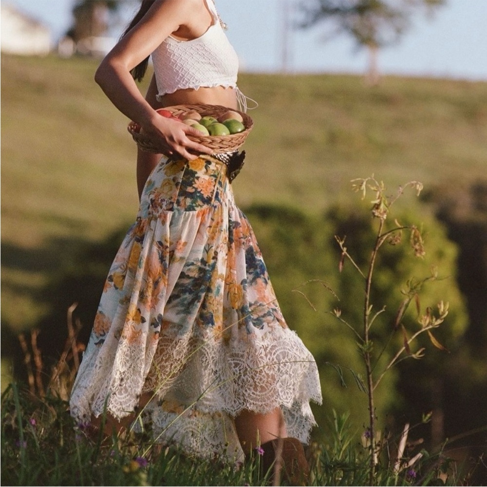 ▪️Anthropologie Asymmetrical Multicolor Floral Lace Trim Pull On Skirt
